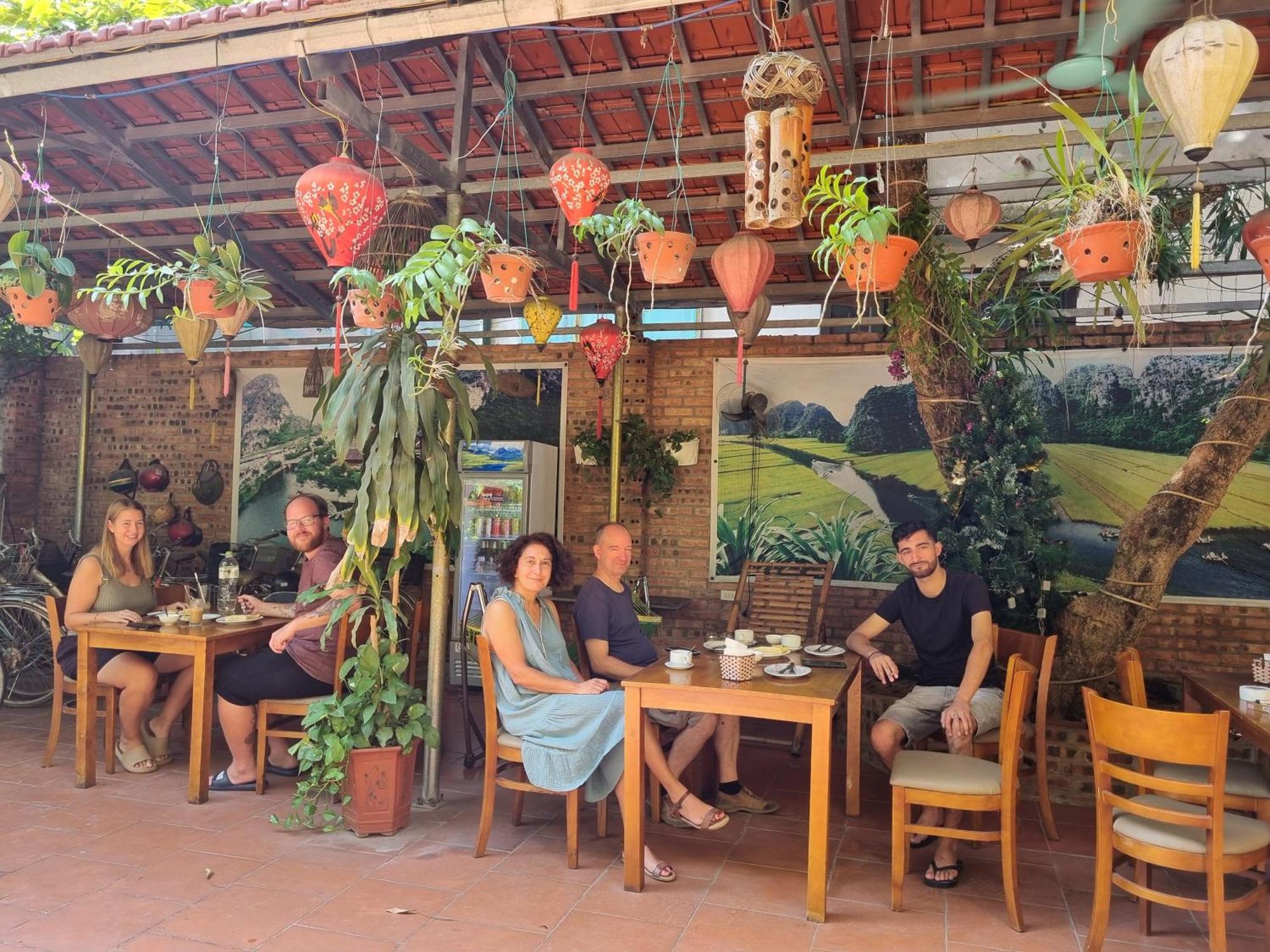 Tam Coc Family Hotel Ниньбинь Экстерьер фото